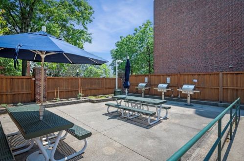 42 8th St, Boston MA  02127-2507 exterior