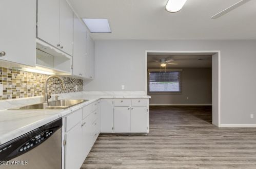 1123 El Camino Dr, Phoenix AZ 85051-4628 exterior