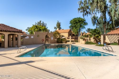 4601 102nd Ave, Phoenix AZ  85037-5202 exterior