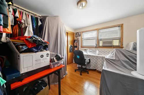 6724 63rd St, Chicago IL 60638-4004 exterior