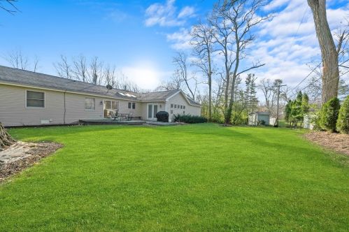 9006 Vine Ave, Bull Valley IL 60097-8243 exterior