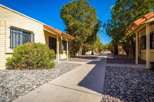 810 Kolb Rd, Tucson AZ 85710-4964 exterior