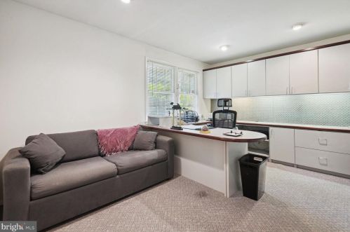 14100 Arctic Ave, Rockville MD 20853-2617 exterior