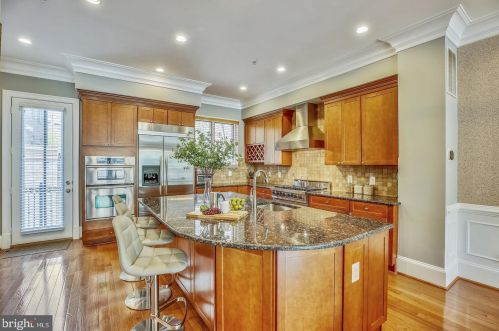 12458 Ansin Circle Dr, Rockville MD  20854-6900 exterior