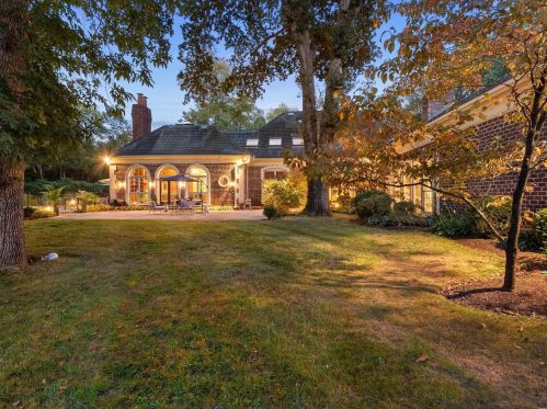 14 Overhills Dr, Saint Louis MO 63124-1532 exterior