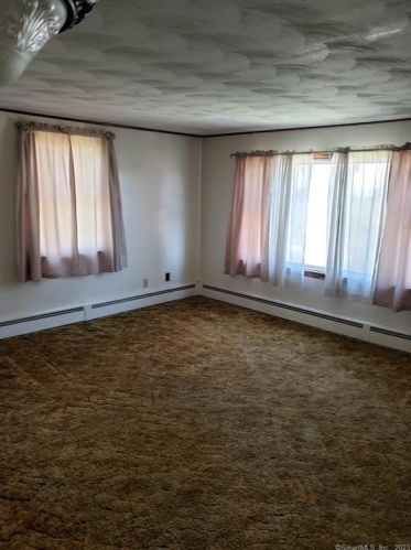 51 Gladiola St, New Britain CT 06053-3002 exterior