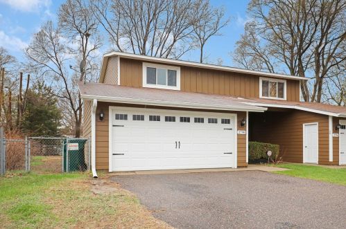 2798 21st St, Saint Paul, MN 55112-5368