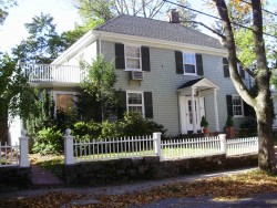 9 Glen Rd, Newton, MA 02459-2322
