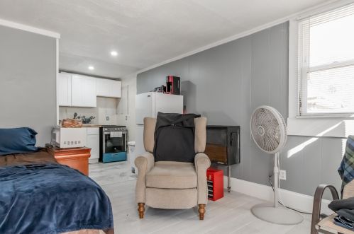 1435 Forest Ave, Portland ME 04103-3385 exterior