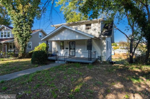 2149 30th St, Washington, DC 20018-1501