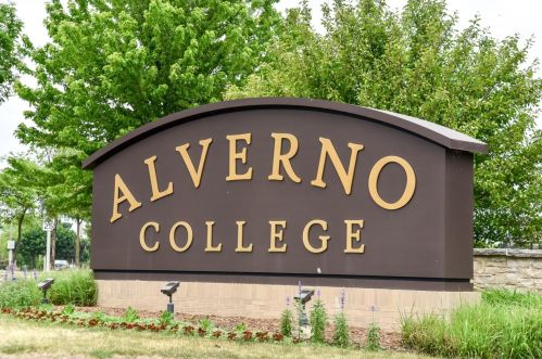 3432 32nd St, Milwaukee WI 53215-4204 exterior