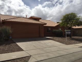 9660 Paseo Del Tornasol, Tucson AZ  85747-5014 exterior