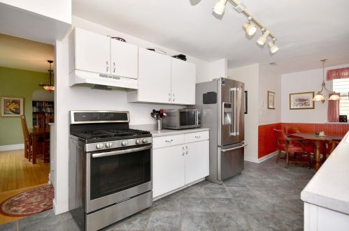 250 3 St, Elmhurst IL 60126-2460 exterior