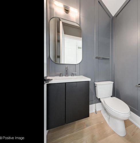 1943 Honore St, Chicago IL  60622-1044 exterior