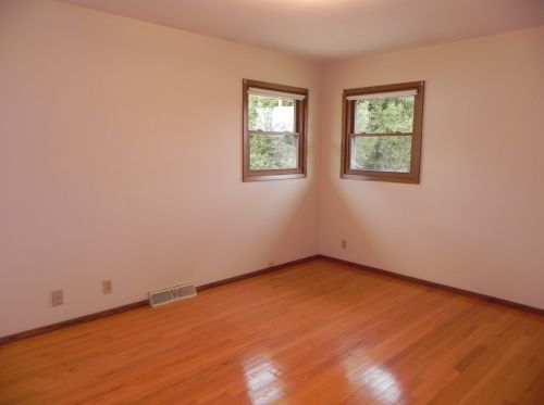 4845 82nd St, Milwaukee WI  53220-4217 exterior