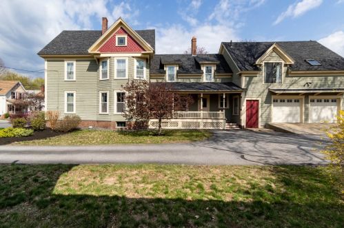 11 Badger St, Concord, NH 03301-3539