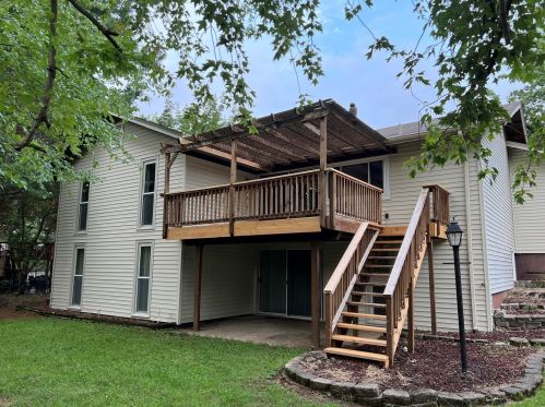 2041 Nettlewood Ct, Hazelwood MO 63043-2141 exterior