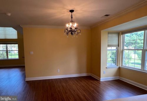 297 Fountayne Ln, Trenton NJ 08648-2672 exterior