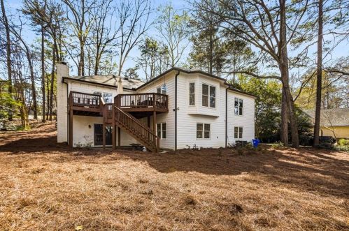 2884 Cravey Dr, Atlanta GA  30345-1420 exterior