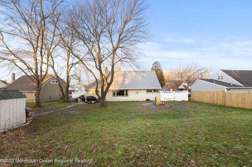 47 Southwood Dr, Old Bridge NJ 08857-1453 exterior