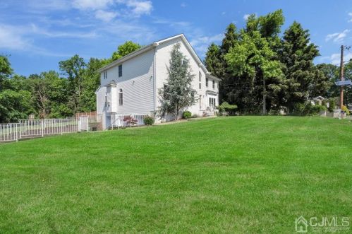 48 Farmhaven Ave, Edison NJ 08820-3220 exterior