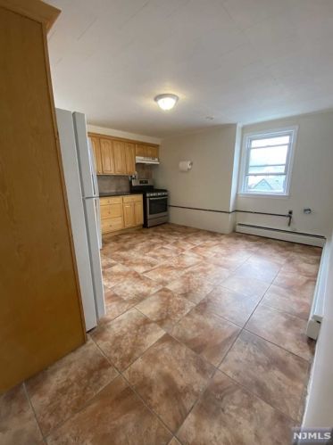 138 Maryland Ave, Paterson NJ  07503-1615 exterior