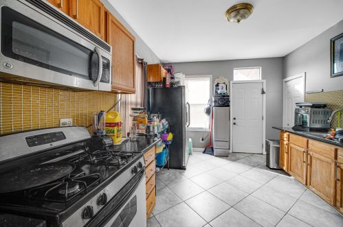 10530 Lafayette Ave, Chicago IL 60628-5520 exterior