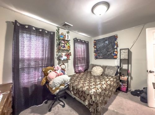 68 Mowry St, Providence RI 02908-2532 exterior