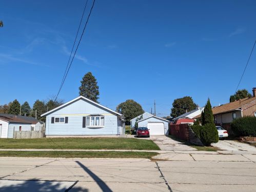 3512 Rasher St, Manitowoc, WI 54220-4719