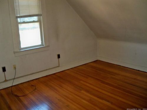 104 Meadow St, Wallingford CT 06492-3614 exterior