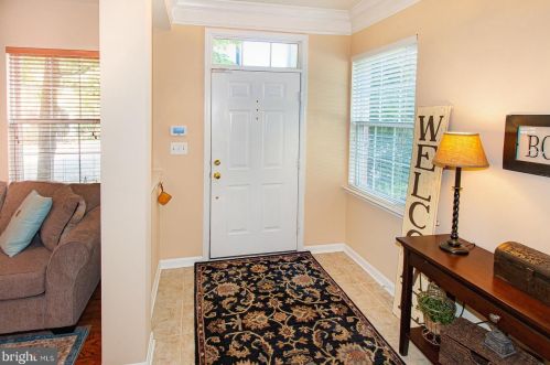 5000 Donovan Dr, Alexandria VA  22304-8619 exterior