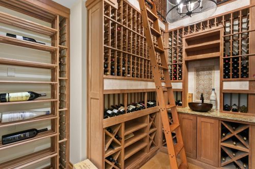 2621 Dundee St, Tampa FL  33629-7516 exterior