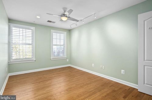 1822 Fonthill Ct, Mc Lean VA 22102-4792 exterior