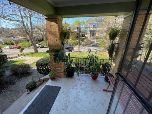 5872 Bartlett St, Pittsburgh PA  15217-1612 exterior