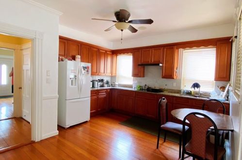 54 Grand View Ave, Quincy MA  02170-3302 exterior