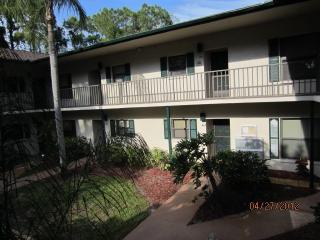 1865 Courtyard Way, Naples FL  34112-9310 exterior