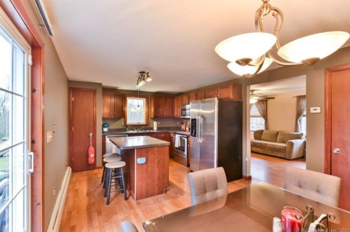 16 Thompson Pike, Killingly CT 06241-1117 exterior