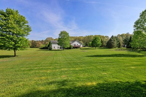 8415 Hidden Dr, Middlevle MI 49333-9186 exterior