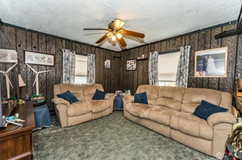 72 Lehigh Ave, Avenel NJ 07001-1840 exterior