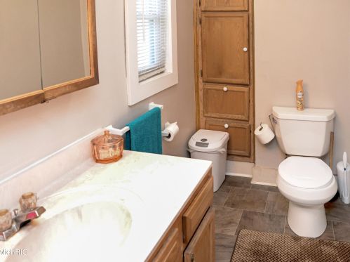 940 Mcreynolds Ave, Grand Rapids MI 49504-4439 exterior