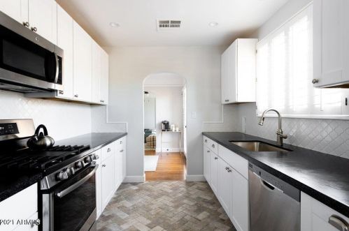 2545 9th St, Phoenix AZ 85014-5070 exterior