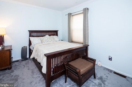 51 Mactavish Ct, New Castle DE 19720-6524 exterior