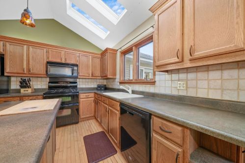 9006 Vine Ave, Bull Valley IL 60097-8243 exterior