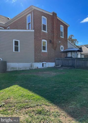 429 Laurelwood Rd, Pottstown PA  19465-6921 exterior