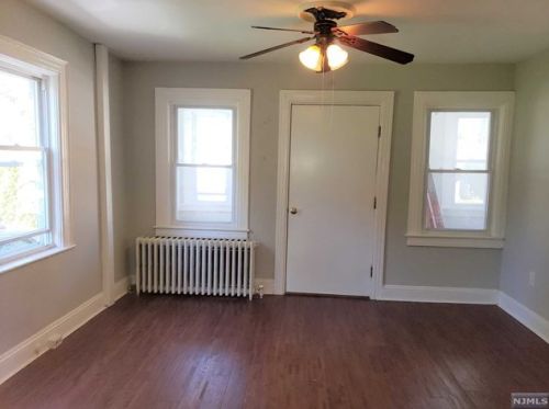 1109 Congress Ave, Teaneck NJ  07666-5704 exterior