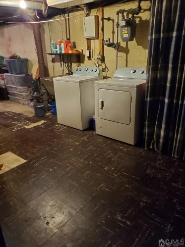 55 Farmbrook Dr, Old Bridge NJ exterior