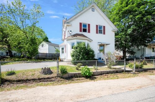 203 Sunnyside Ave, Woonsocket RI 02895-5103 exterior