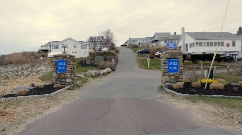 25 Hilltop Rd, Ipswich MA  01938-1542 exterior