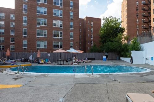 2390 Palisade Ave, Bronx NY  10463-6217 exterior