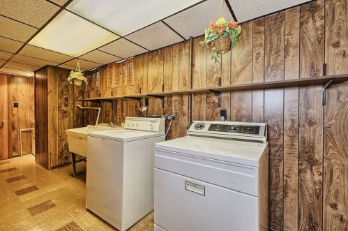 1976 Anna Ave, Pittsburgh PA 15122-3604 exterior